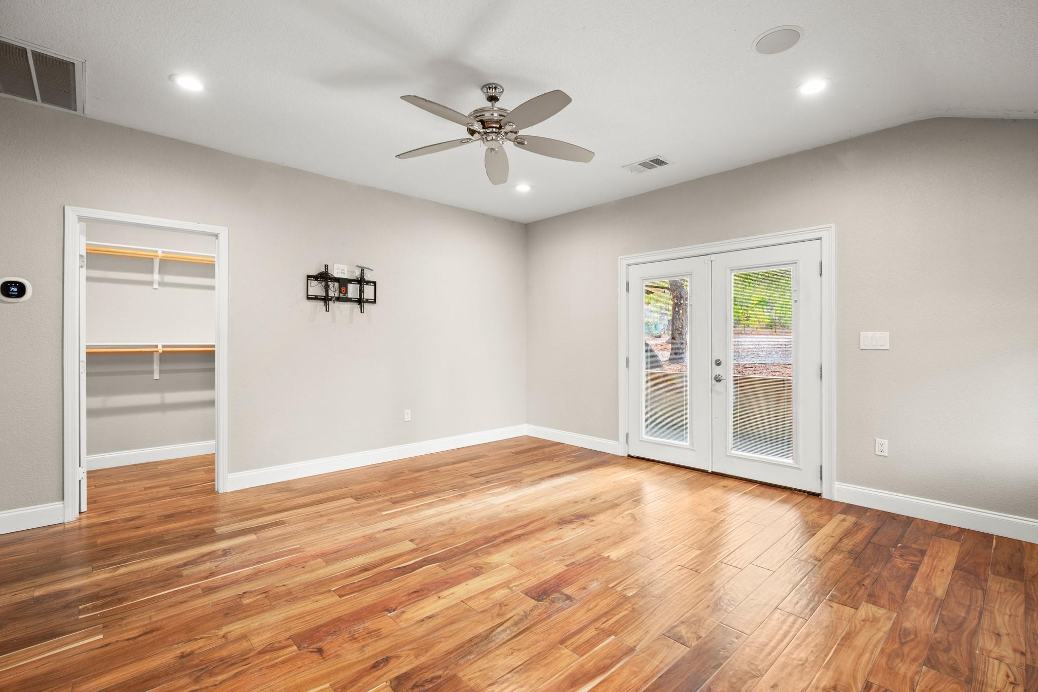 10204 Oak Grove Cir, Austin, TX 78736