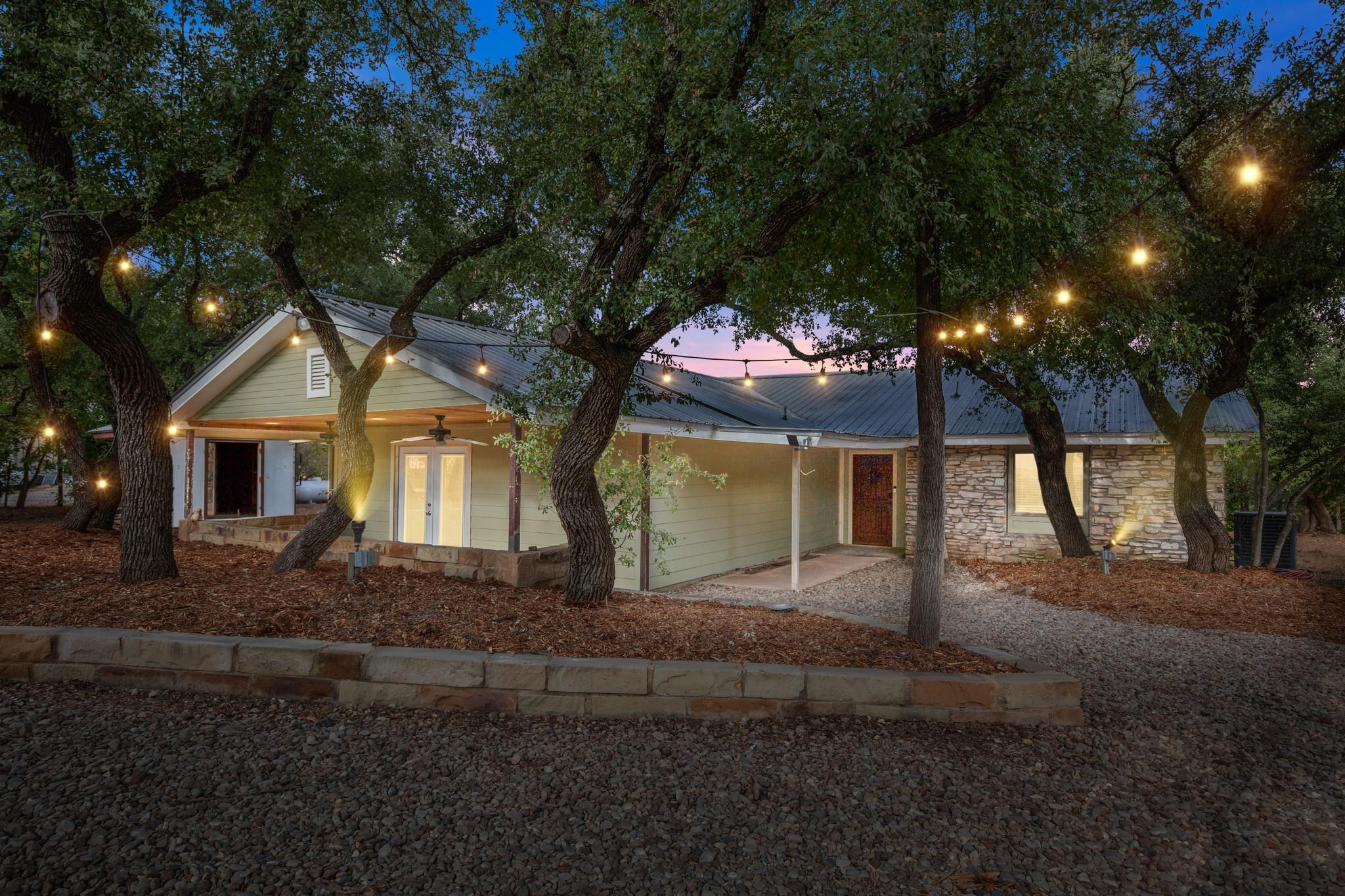 10204 Oak Grove Cir, Austin, TX 78736