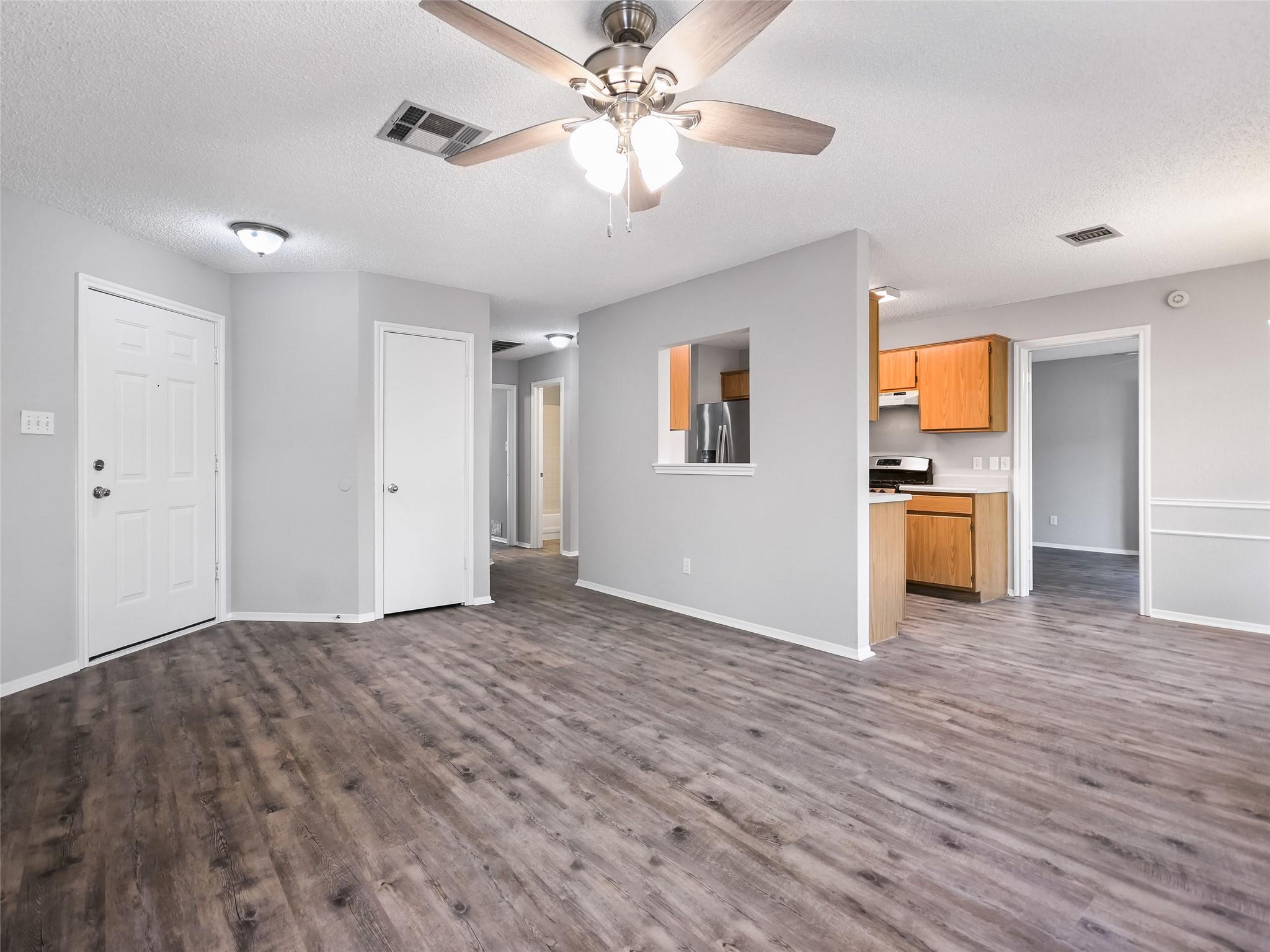 1411 Hollow Tree Blvd, Round Rock, TX 78681