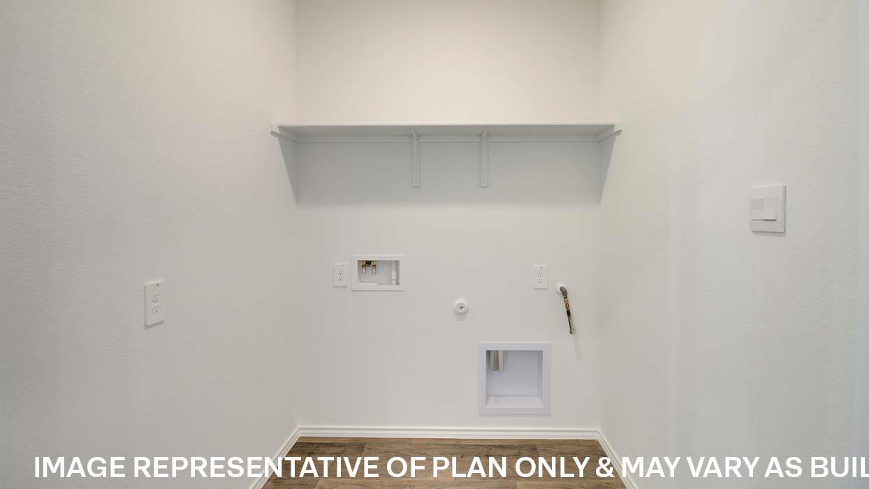 207B HARRISON Xing, Uhland, TX 78640