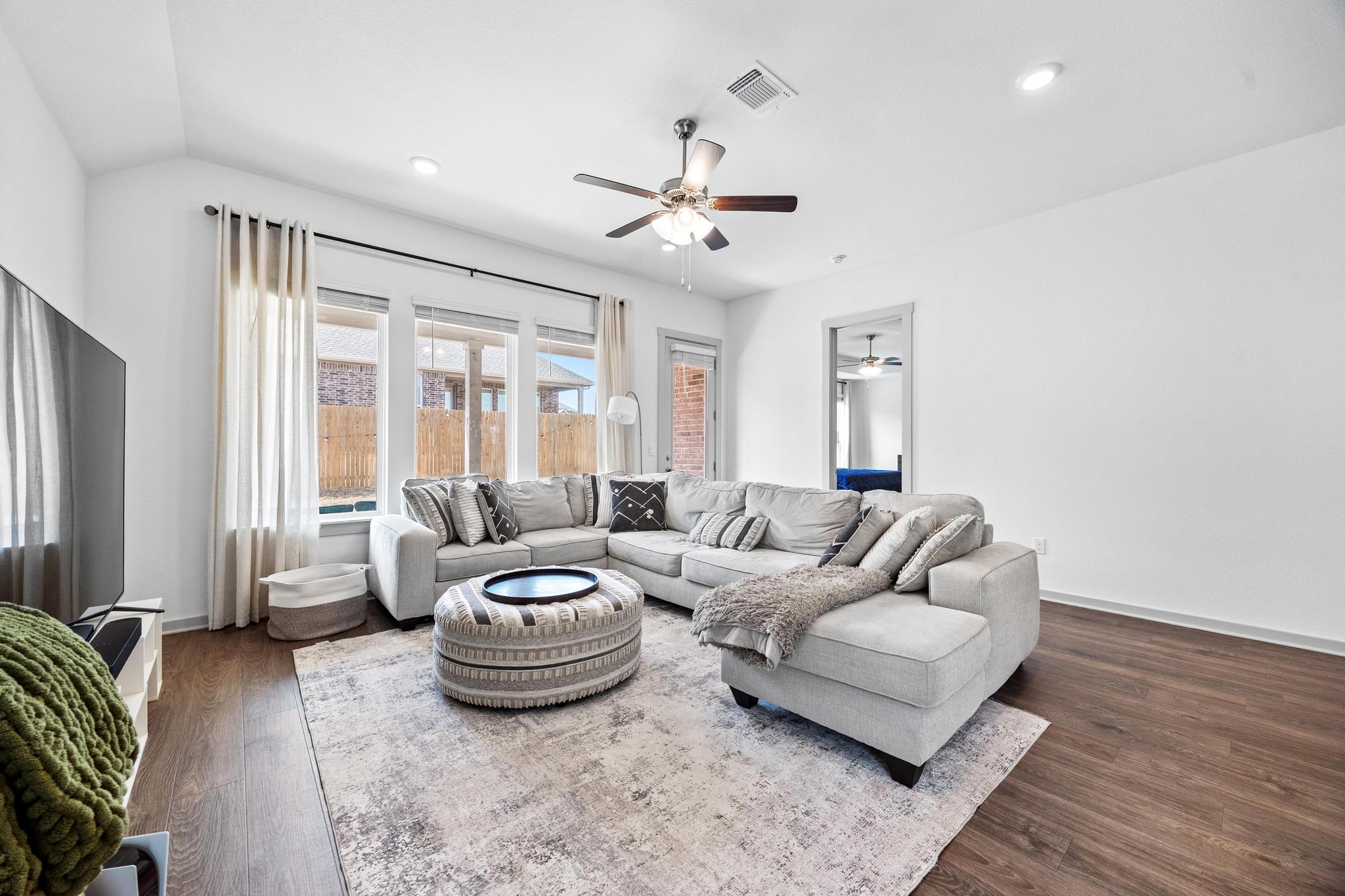 329 Black Sheep Cv, Leander, TX 78641