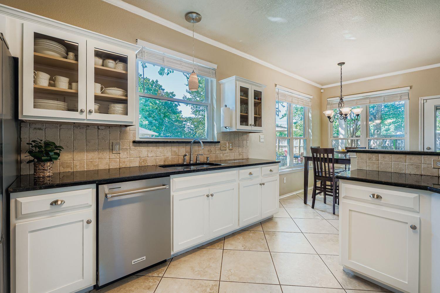 2600 Winding Brook Dr, Austin, TX 78748