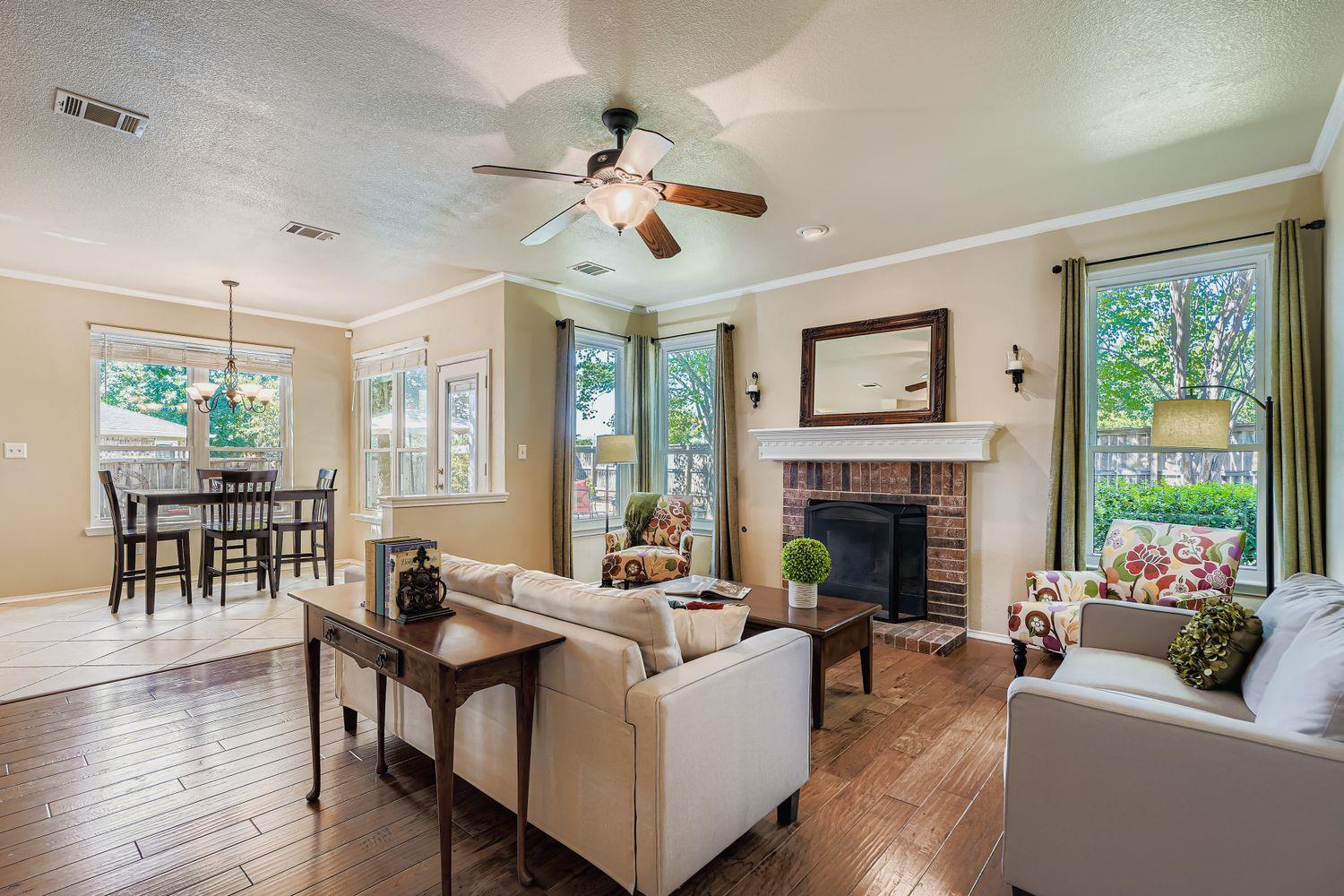 2600 Winding Brook Dr, Austin, TX 78748