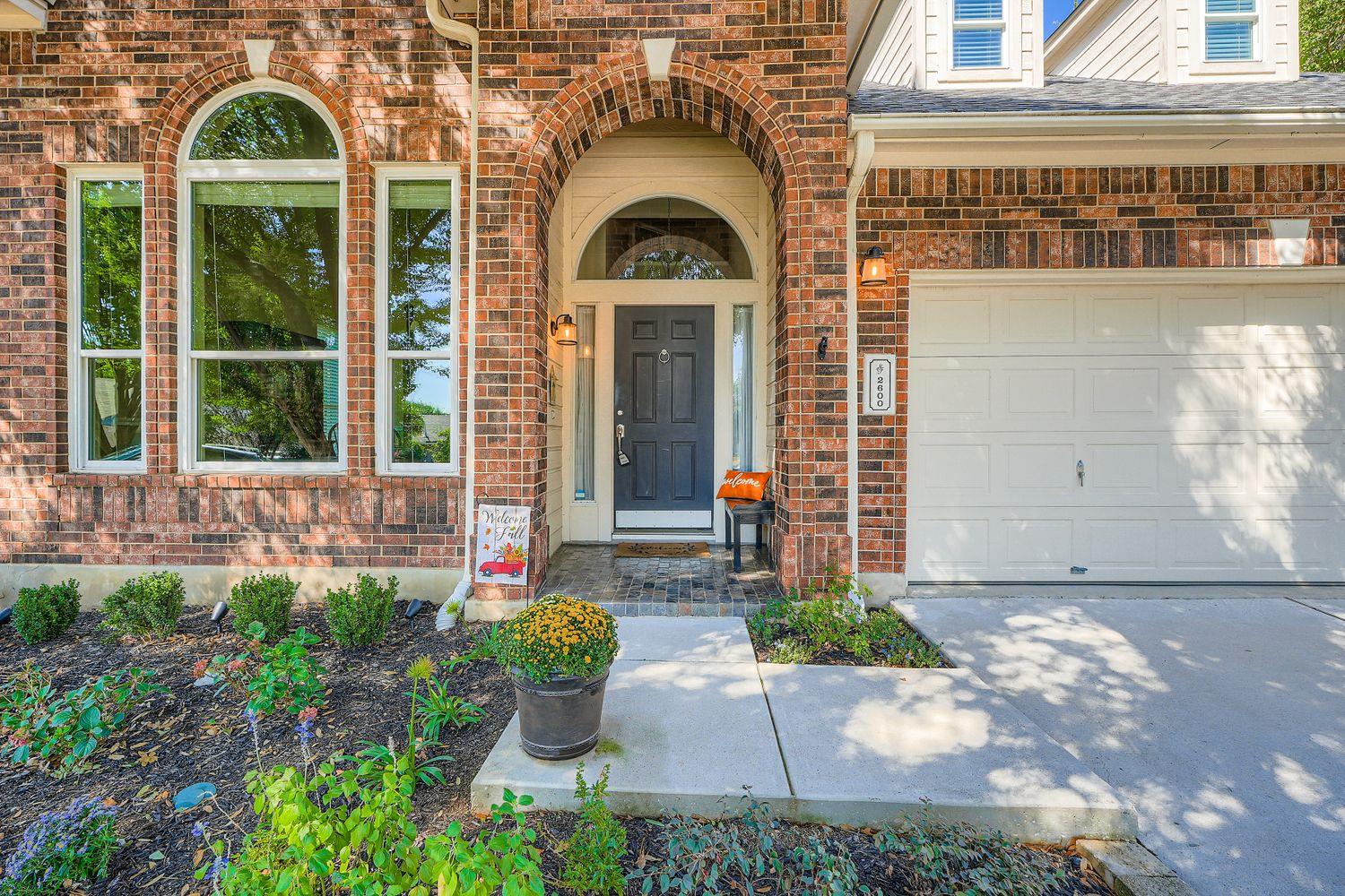 2600 Winding Brook Dr, Austin, TX 78748