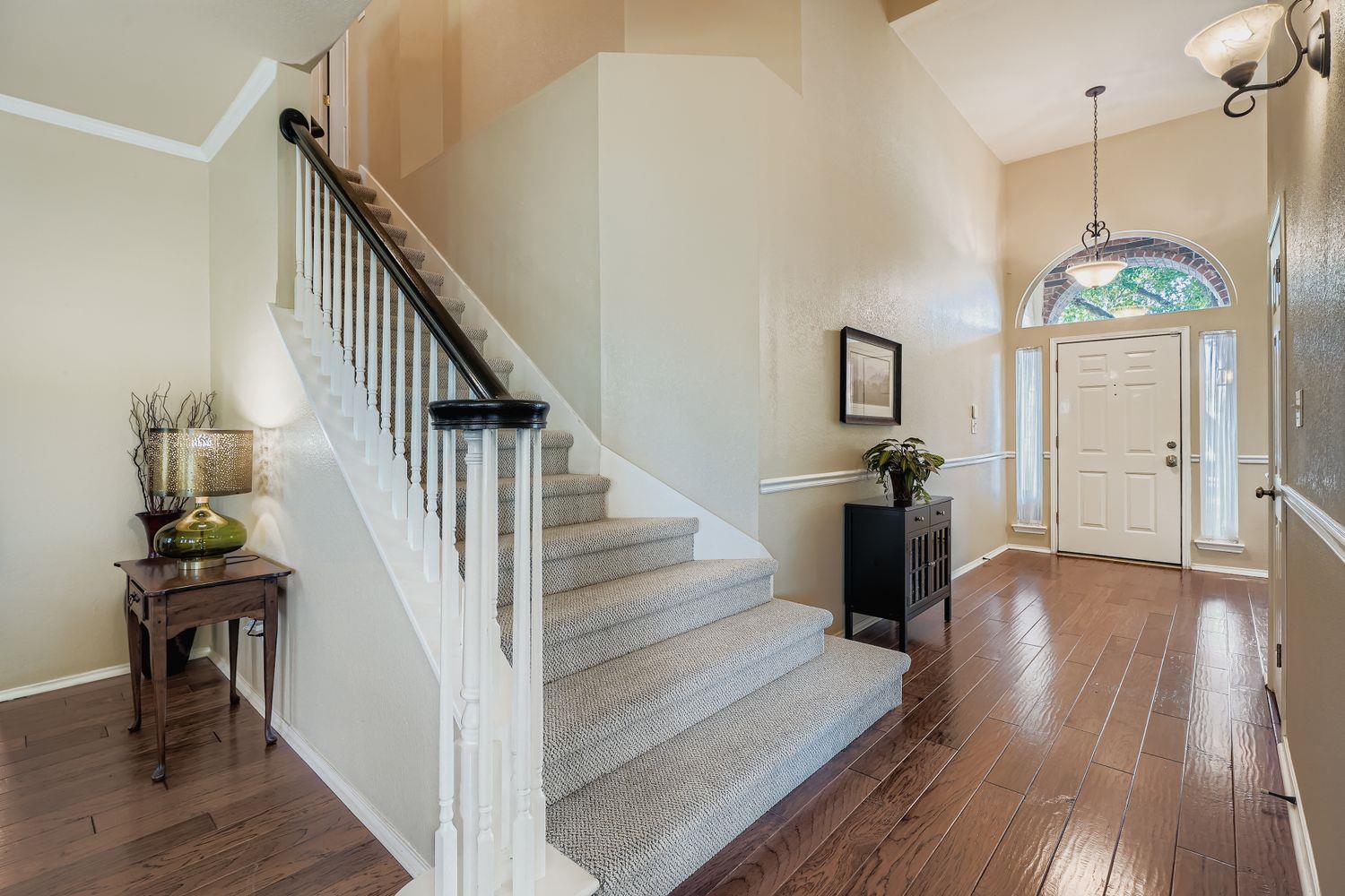 2600 Winding Brook Dr, Austin, TX 78748