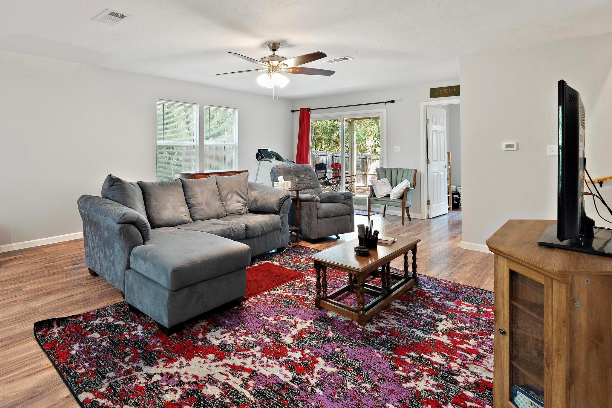 119 N Kanaio Dr, Bastrop, TX 78602