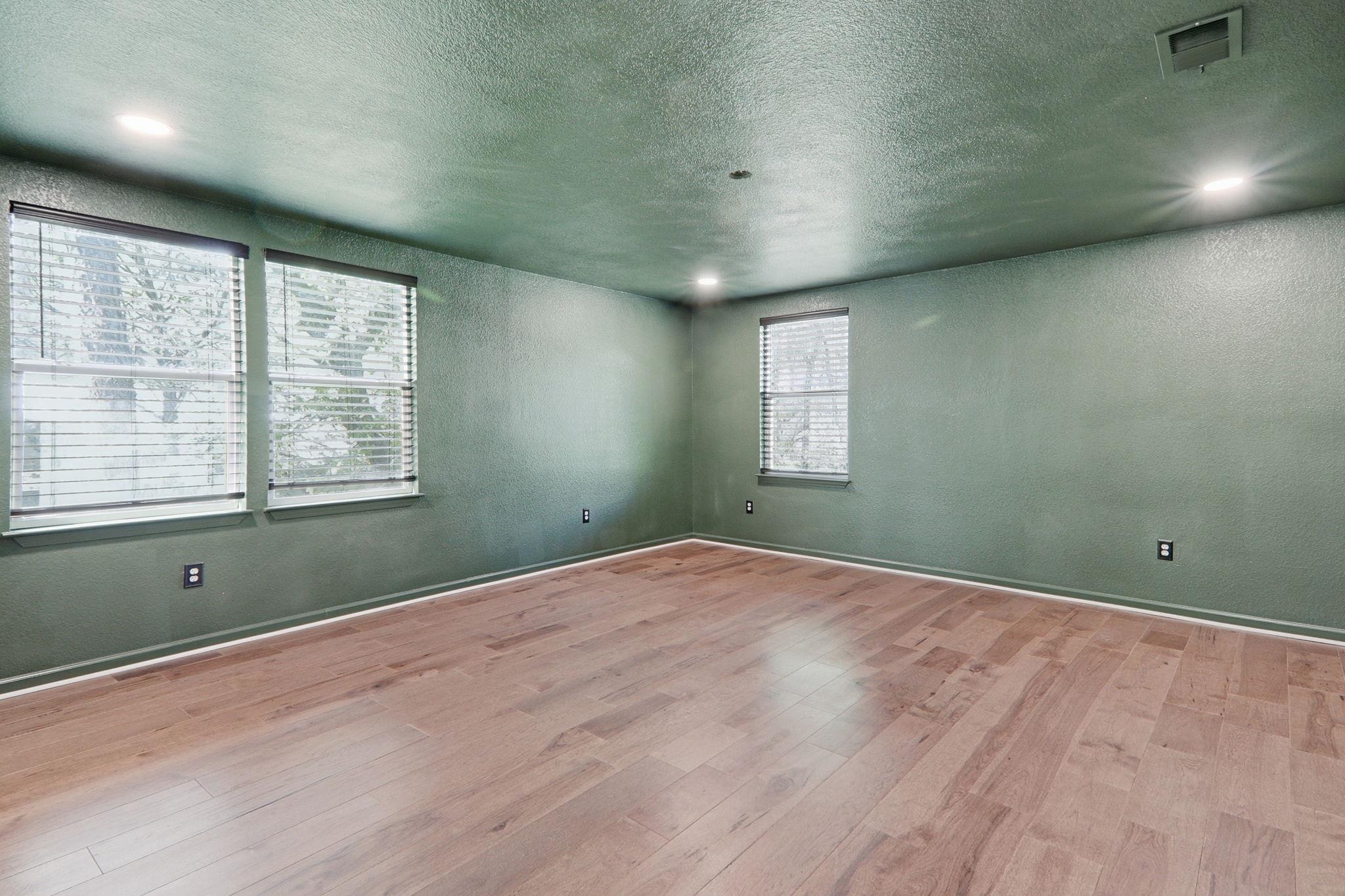 119 N Kanaio Dr, Bastrop, TX 78602