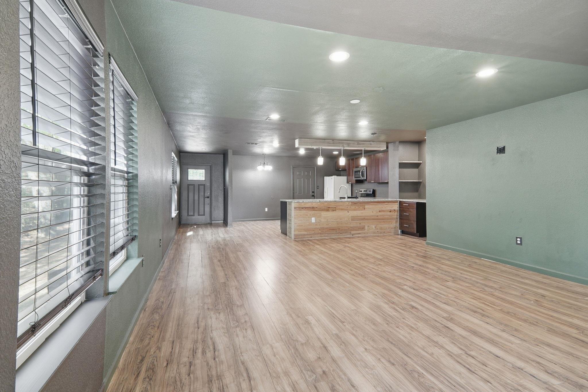 119 N Kanaio Dr, Bastrop, TX 78602