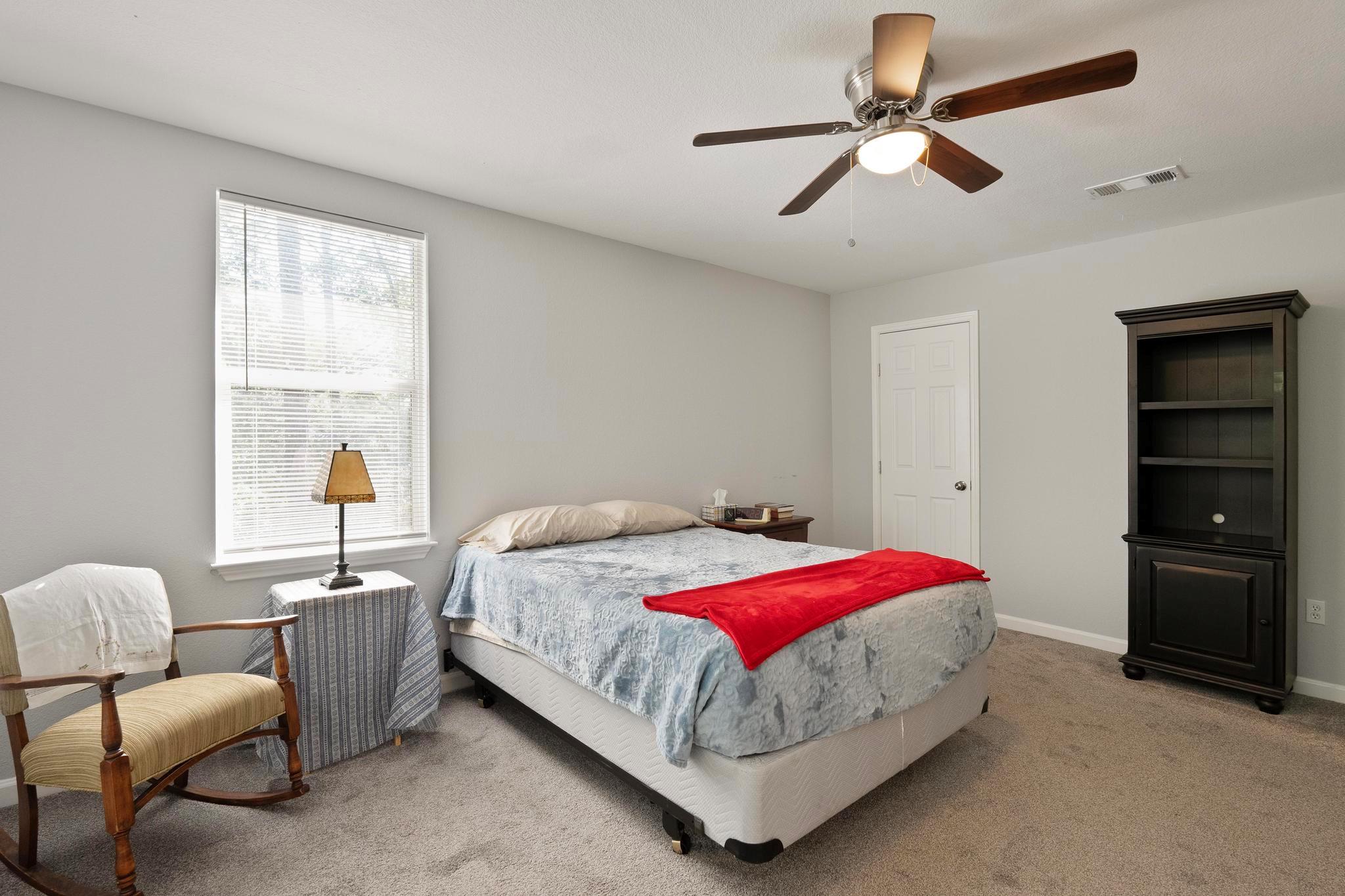 119 N Kanaio Dr, Bastrop, TX 78602