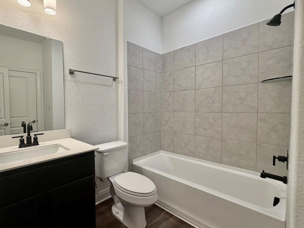 125 Slenderleaf Dr, Marble Falls, TX 78654