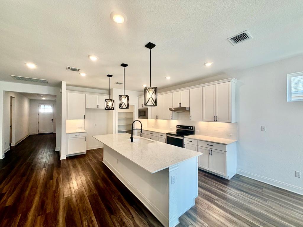 125 Slenderleaf Dr, Marble Falls, TX 78654