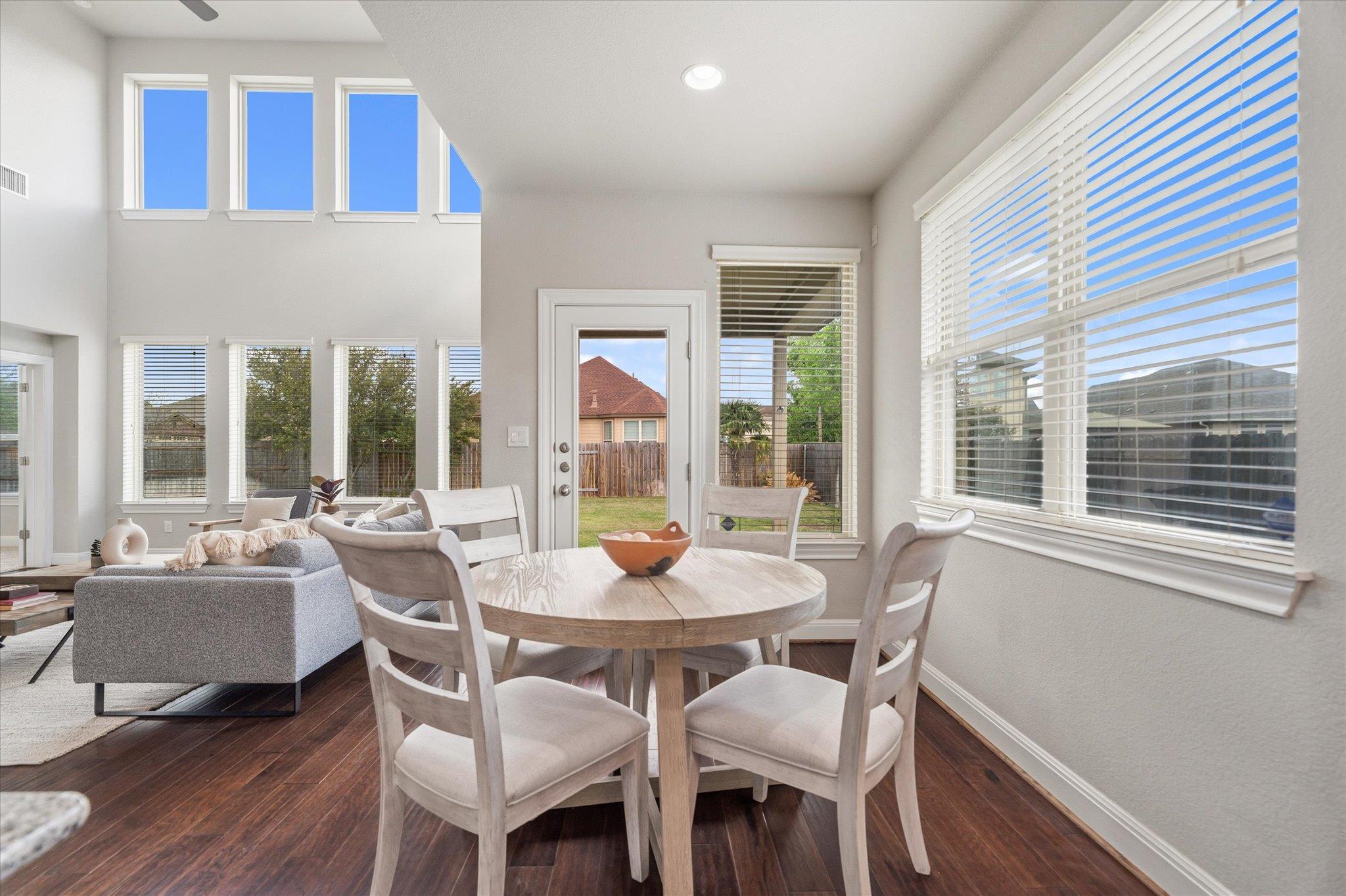 2300 Centennial Loop, Round Rock, TX 78665