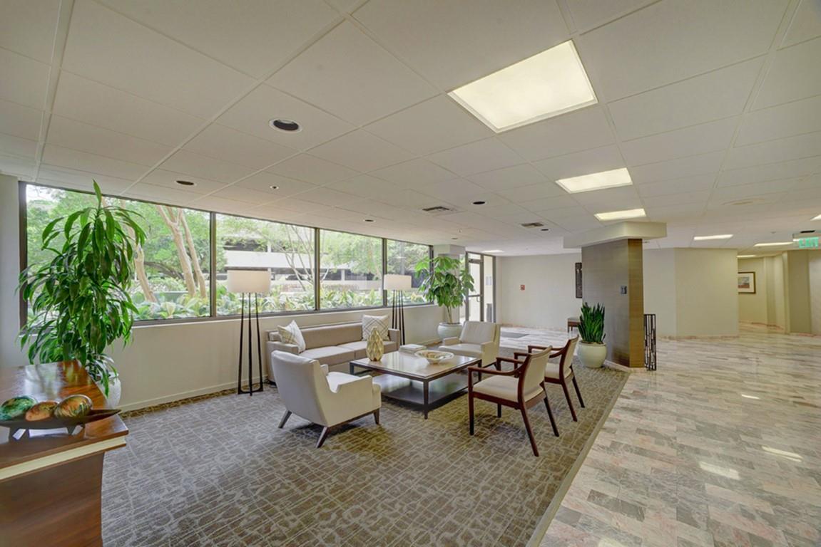 40 N Interstate 35 Expy # 2C2, Austin, TX 78701