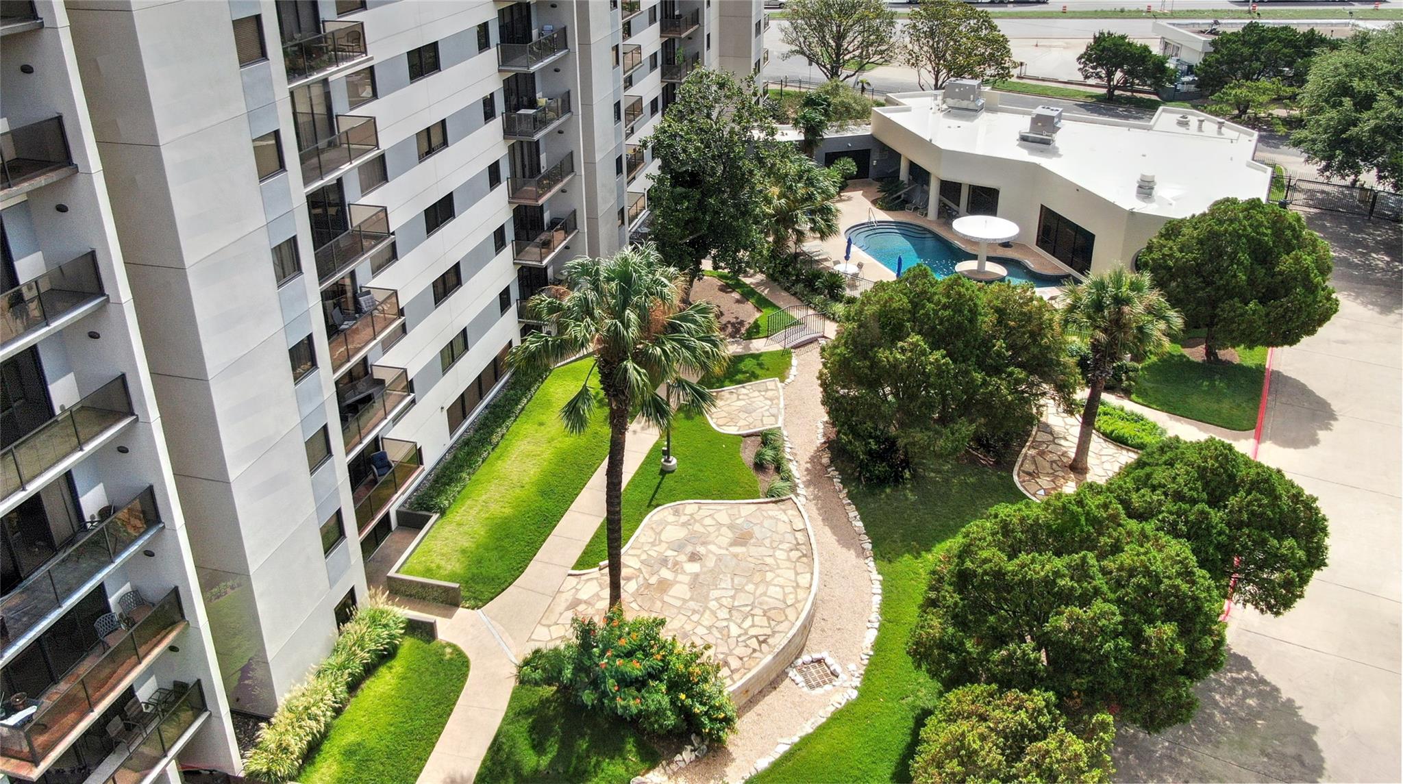 40 N Interstate 35 Expy # 2C2, Austin, TX 78701