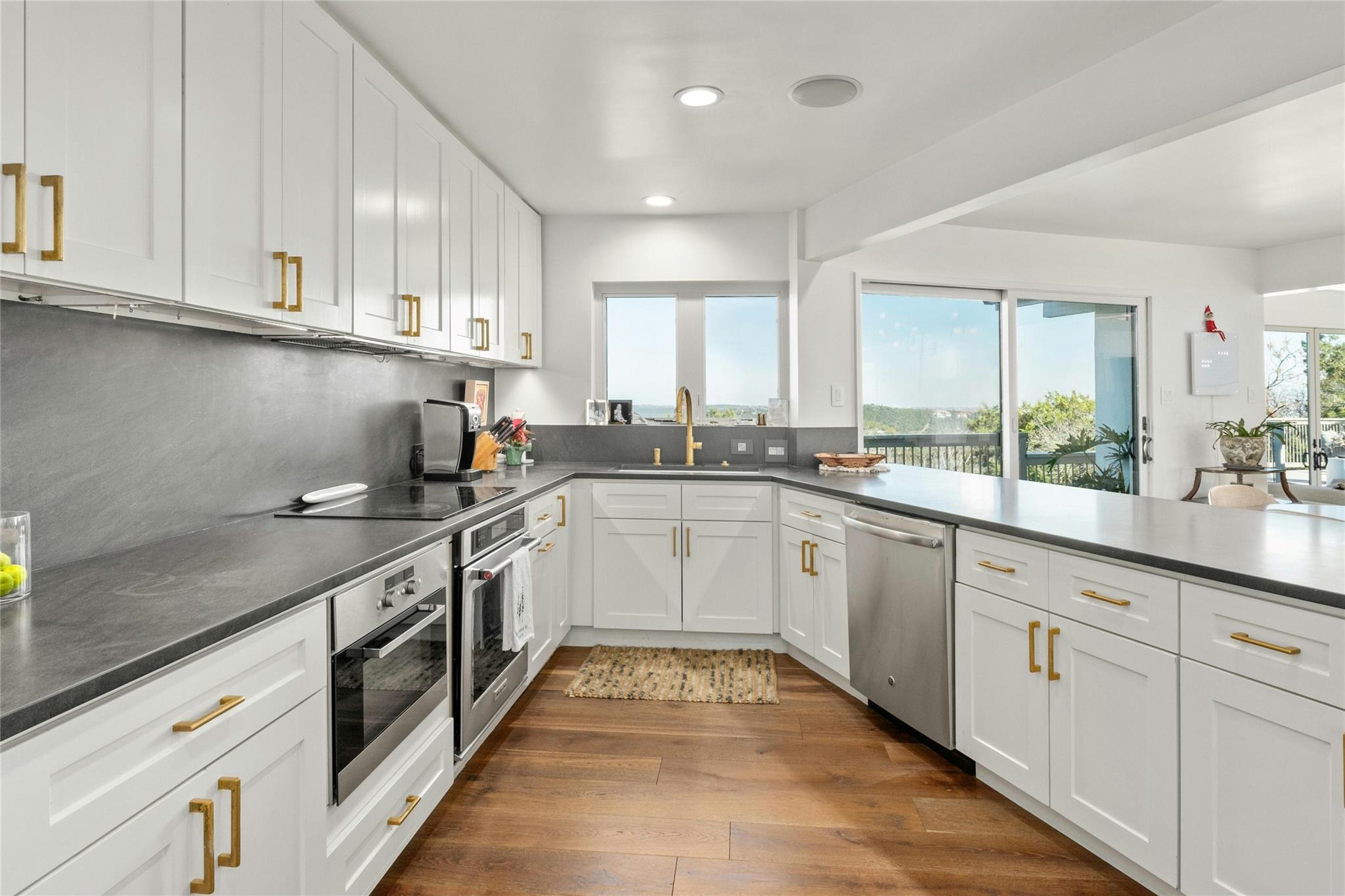 1000 Redbud Trl, West Lake Hills, TX 78746