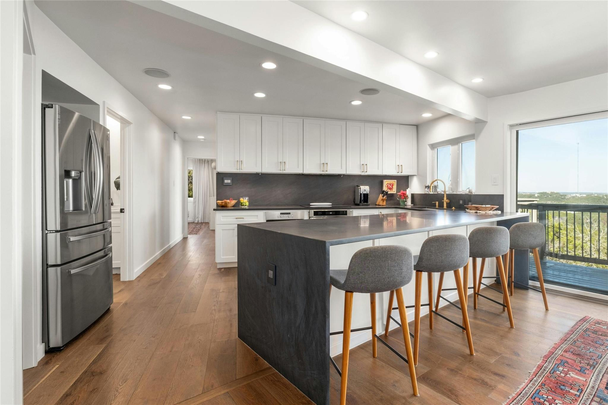 1000 Redbud Trl, West Lake Hills, TX 78746