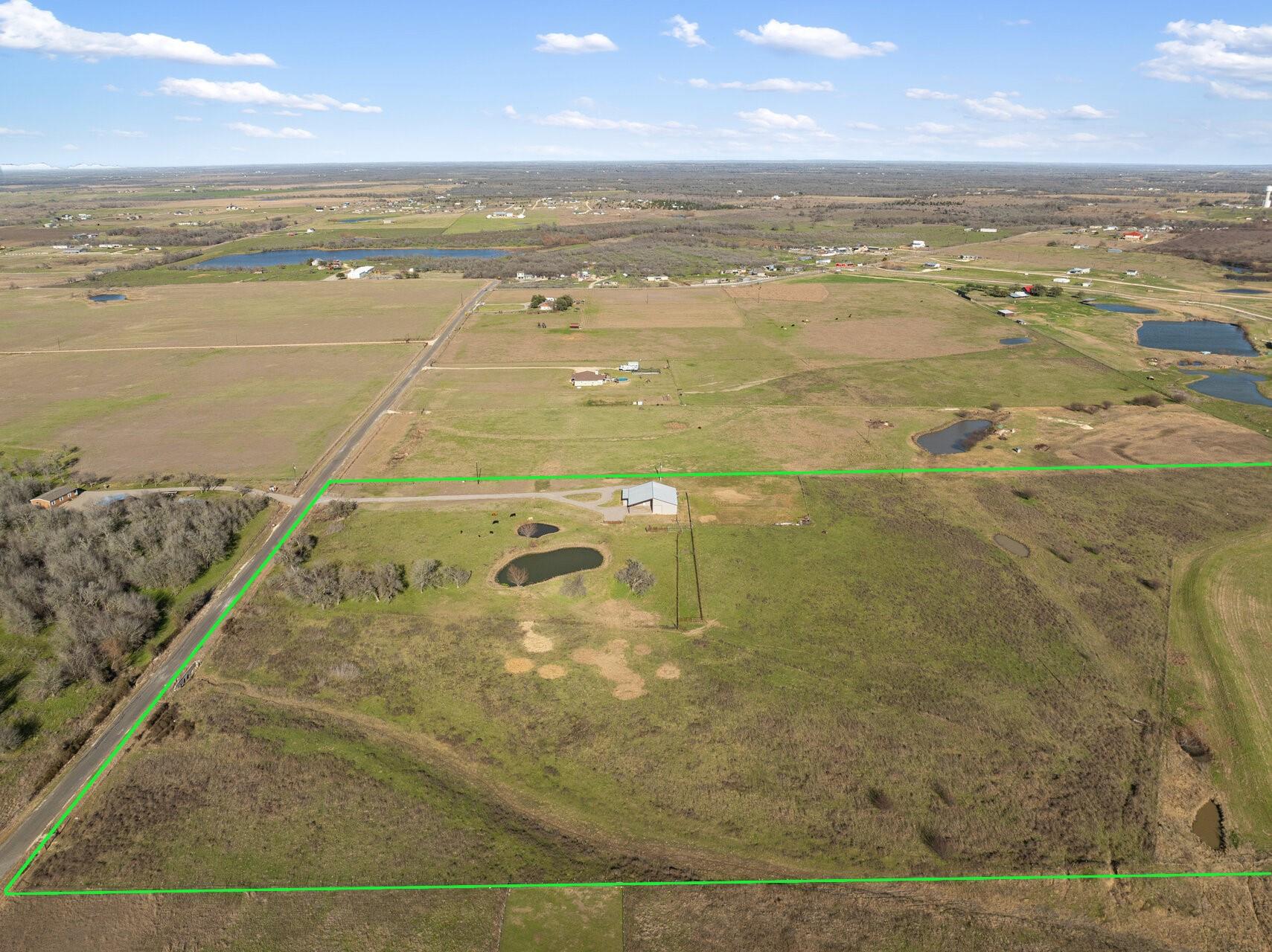 700 County Road 466, Elgin, TX 78621