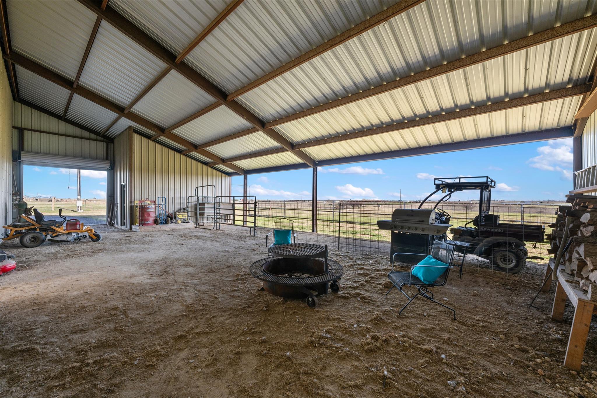 700 County Road 466, Elgin, TX 78621