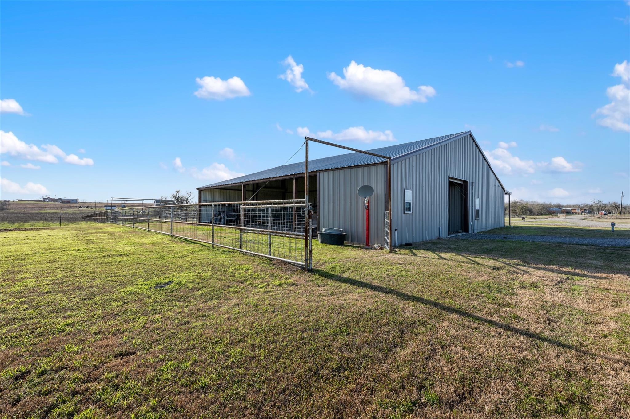 700 County Road 466, Elgin, TX 78621