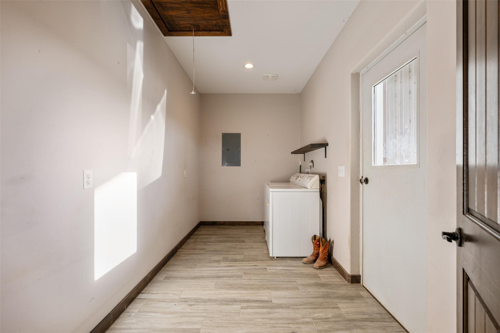 700 County Road 466, Elgin, TX 78621