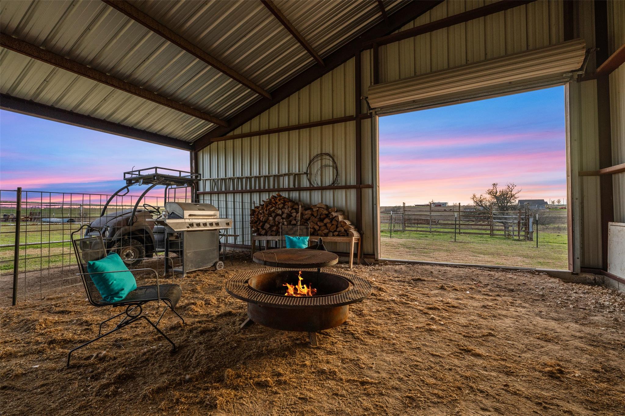 700 County Road 466, Elgin, TX 78621