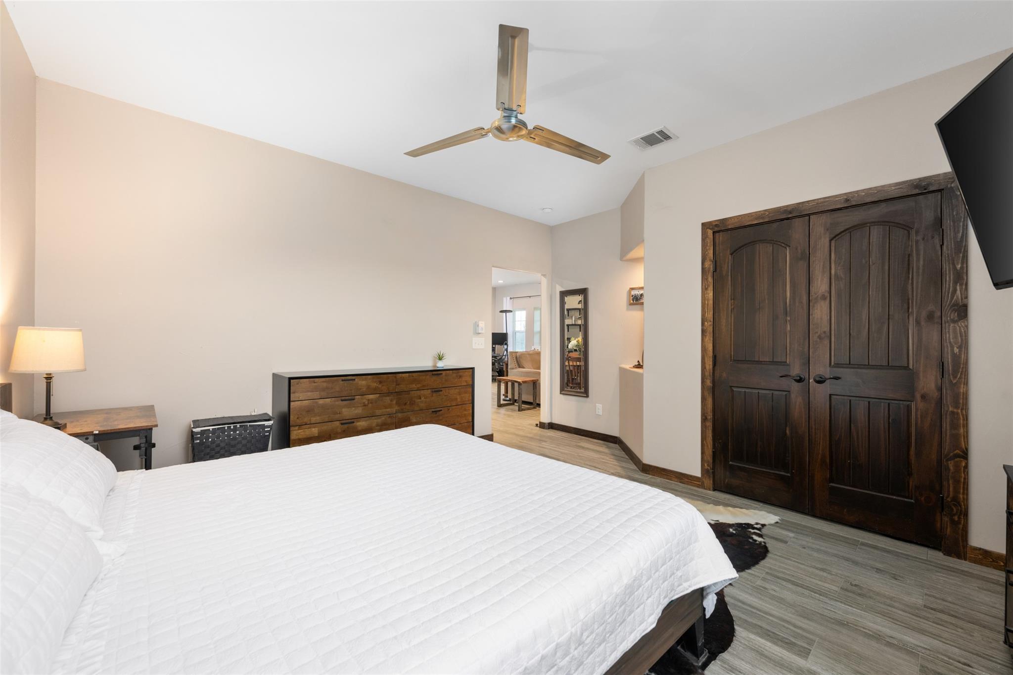 700 County Road 466, Elgin, TX 78621