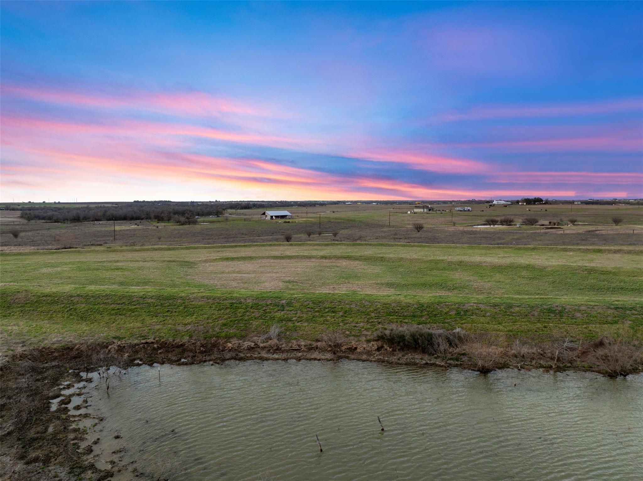 700 County Road 466, Elgin, TX 78621