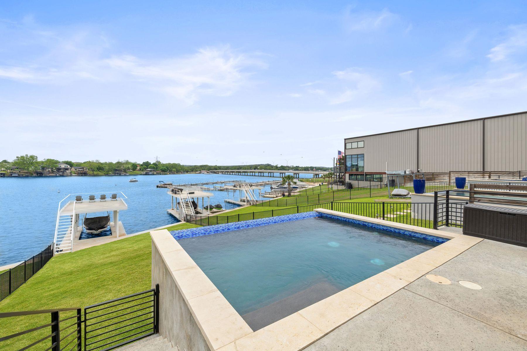 1324 Euel Moore Dr, Kingsland, TX 78639