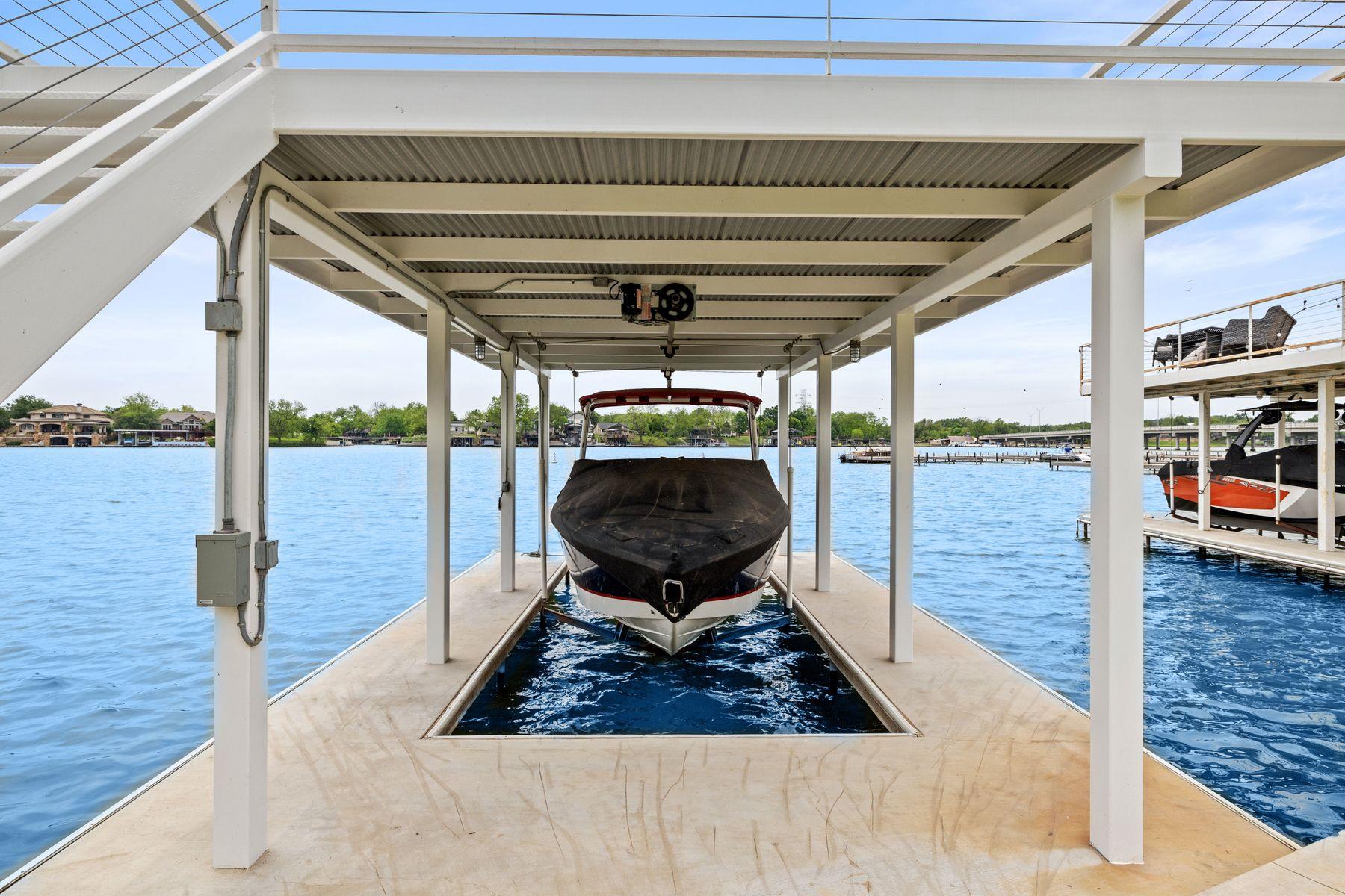 1324 Euel Moore Dr, Kingsland, TX 78639