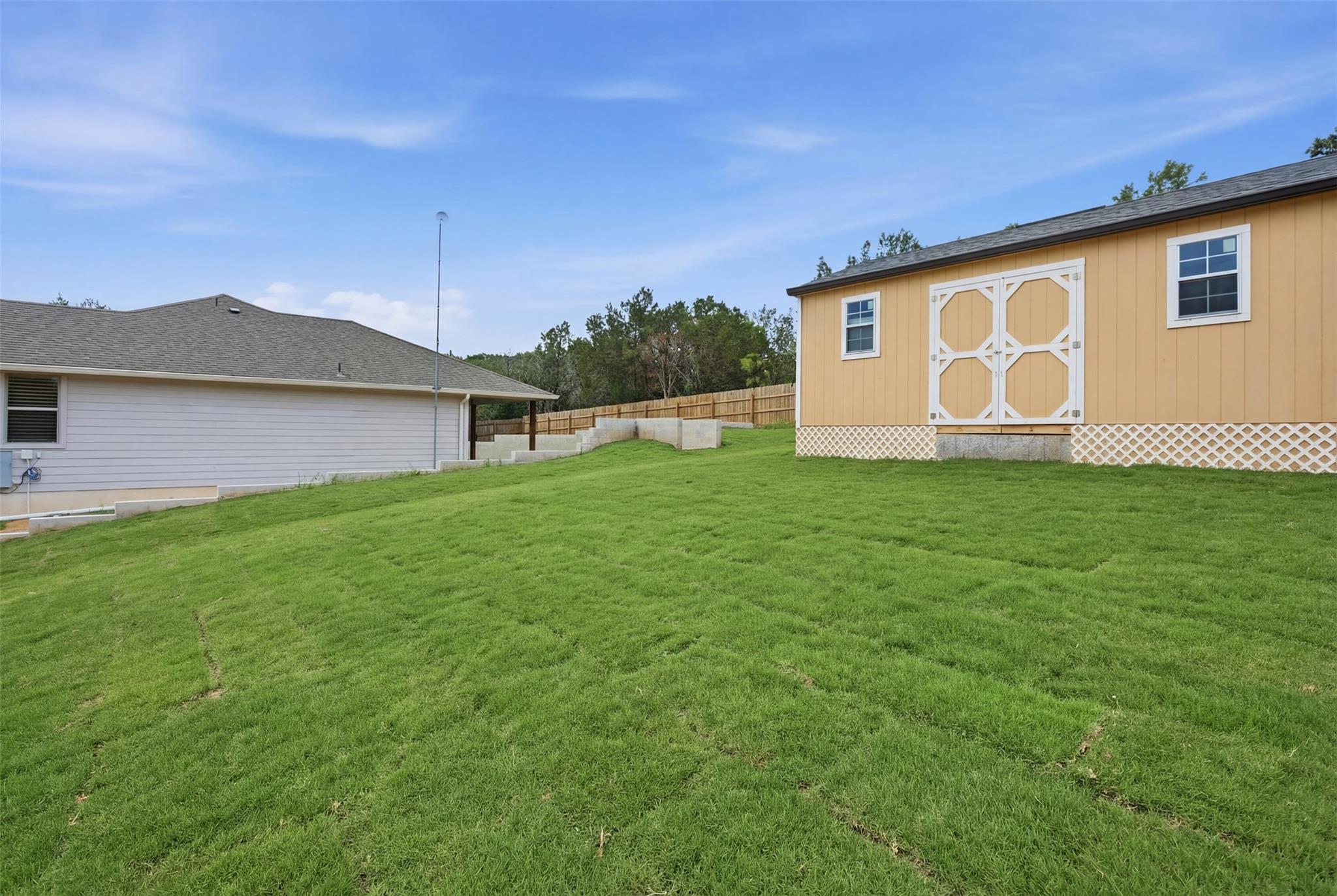 511 Taylor Dr, Horseshoe Bay, TX 78657