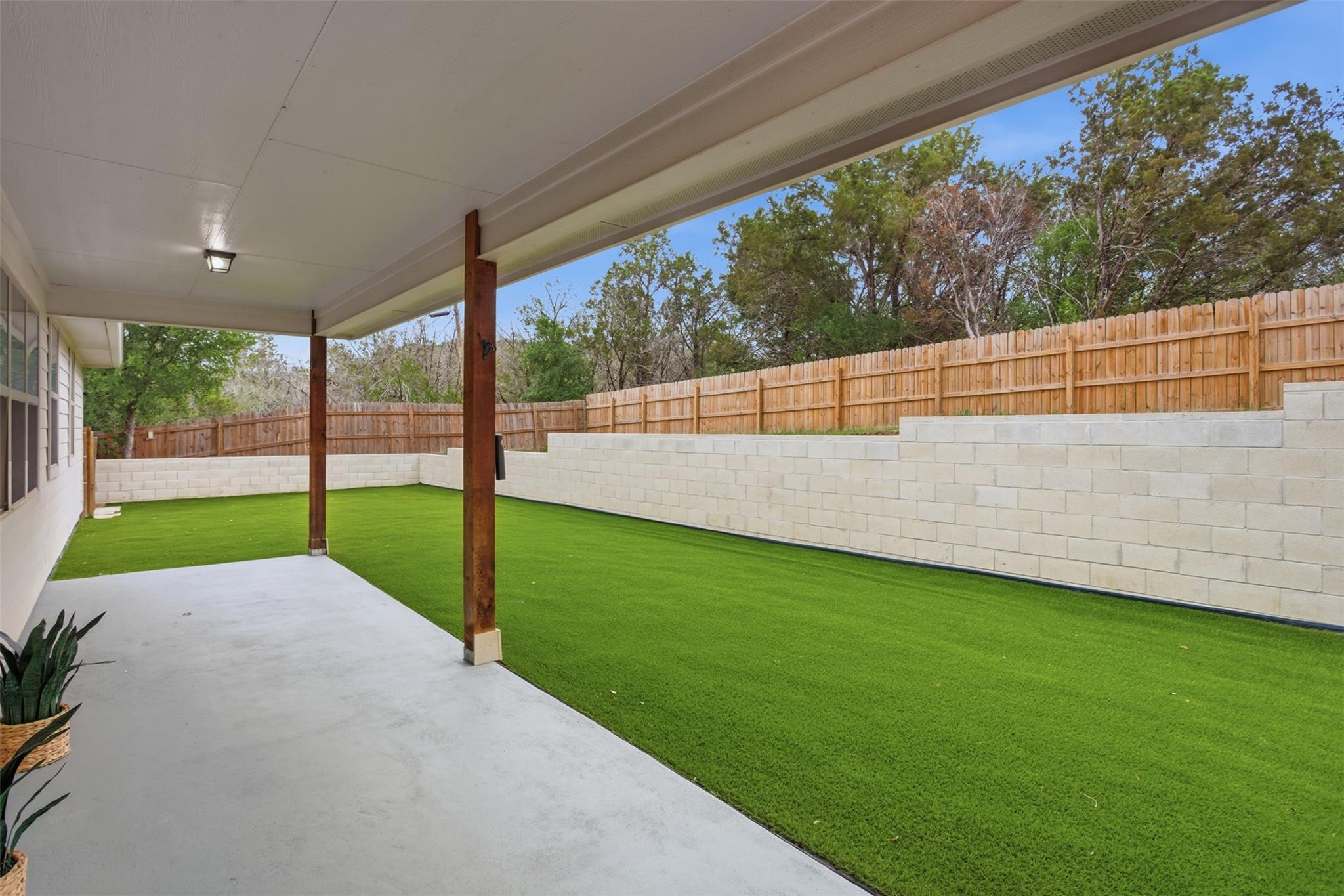 511 Taylor Dr, Horseshoe Bay, TX 78657