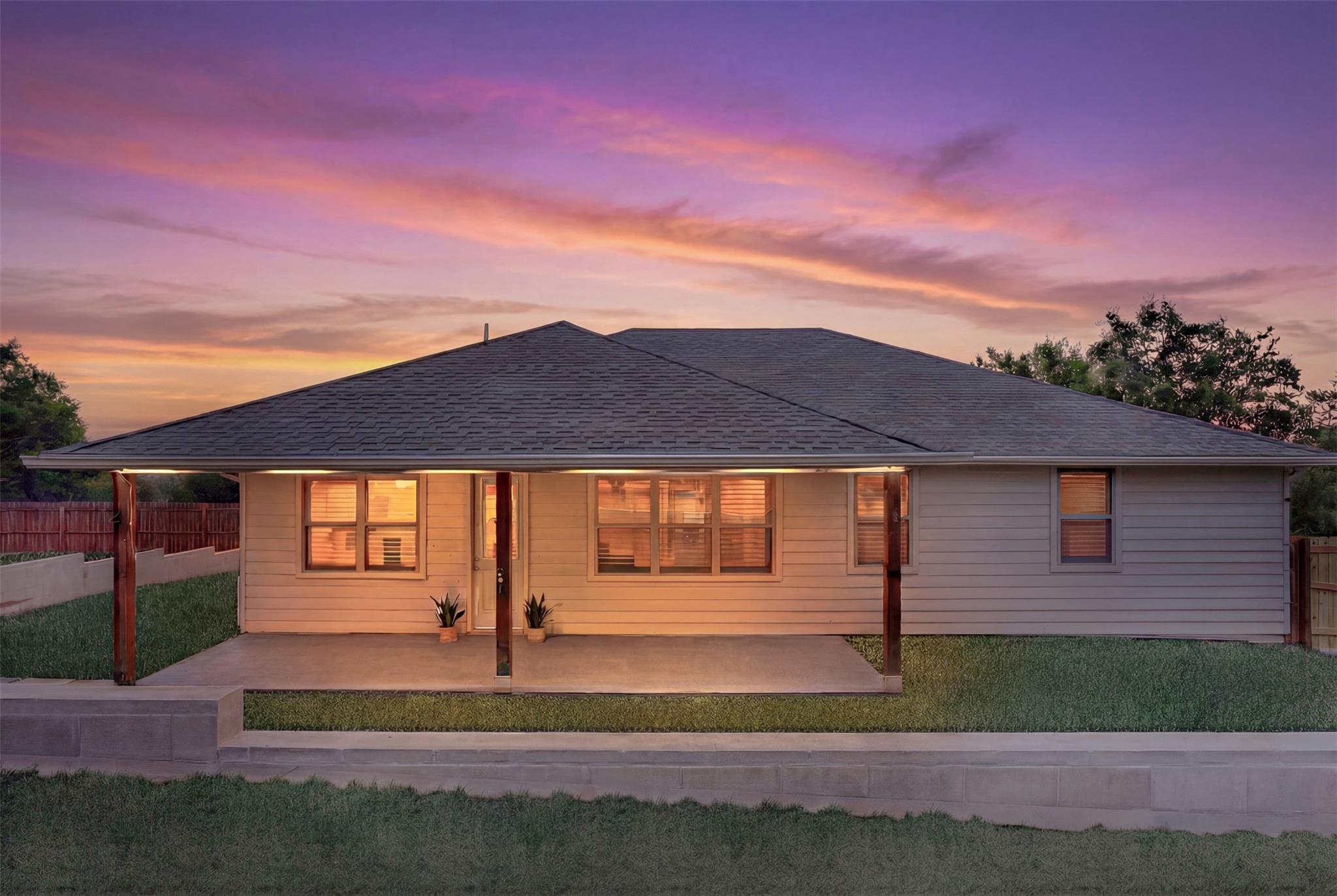 511 Taylor Dr, Horseshoe Bay, TX 78657