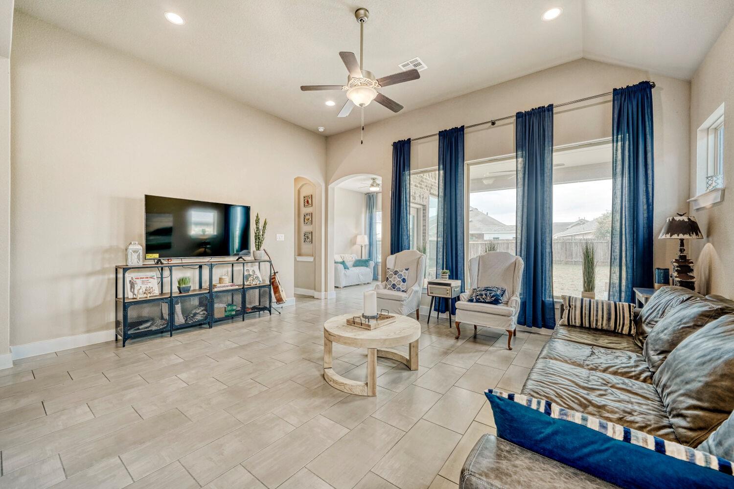 3317 Nighthawk Dive Ln, Pflugerville, TX 78660