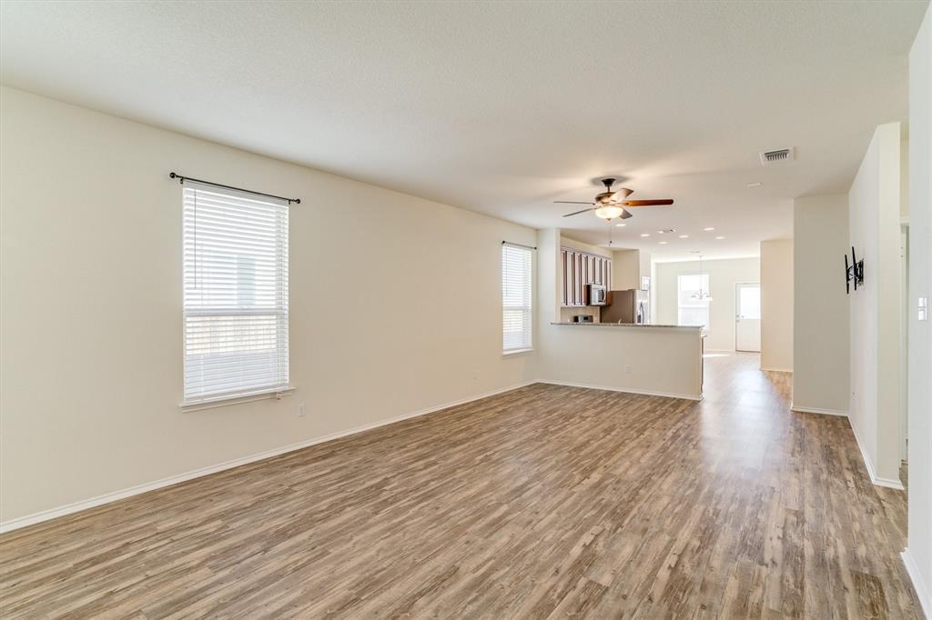 273 La Dera Dr, Liberty Hill, TX 78642