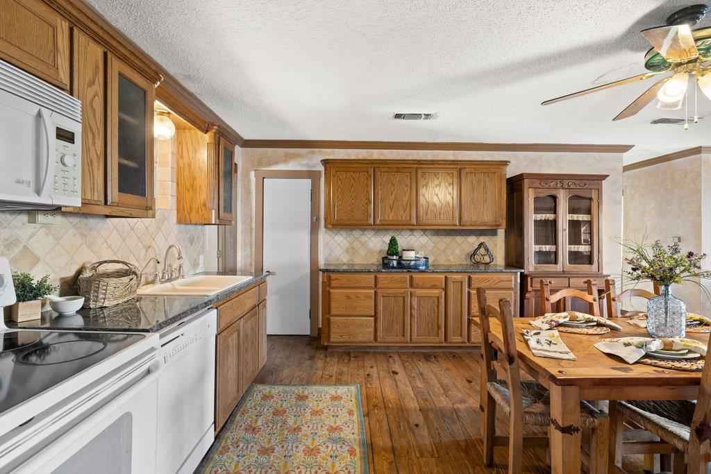 158 Watch Hill Rd, Stonewall, TX 78671