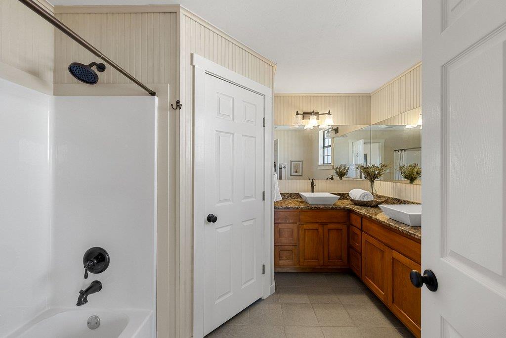 158 Watch Hill Rd, Stonewall, TX 78671