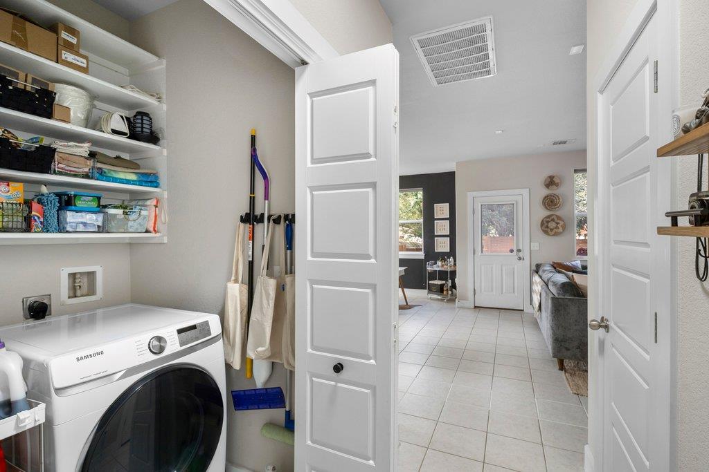 610 Bernstein St # 14, Austin, TX 78745