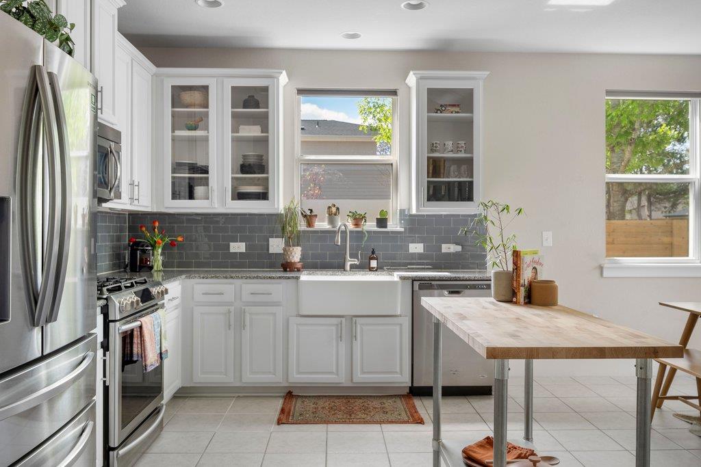 610 Bernstein St # 14, Austin, TX 78745