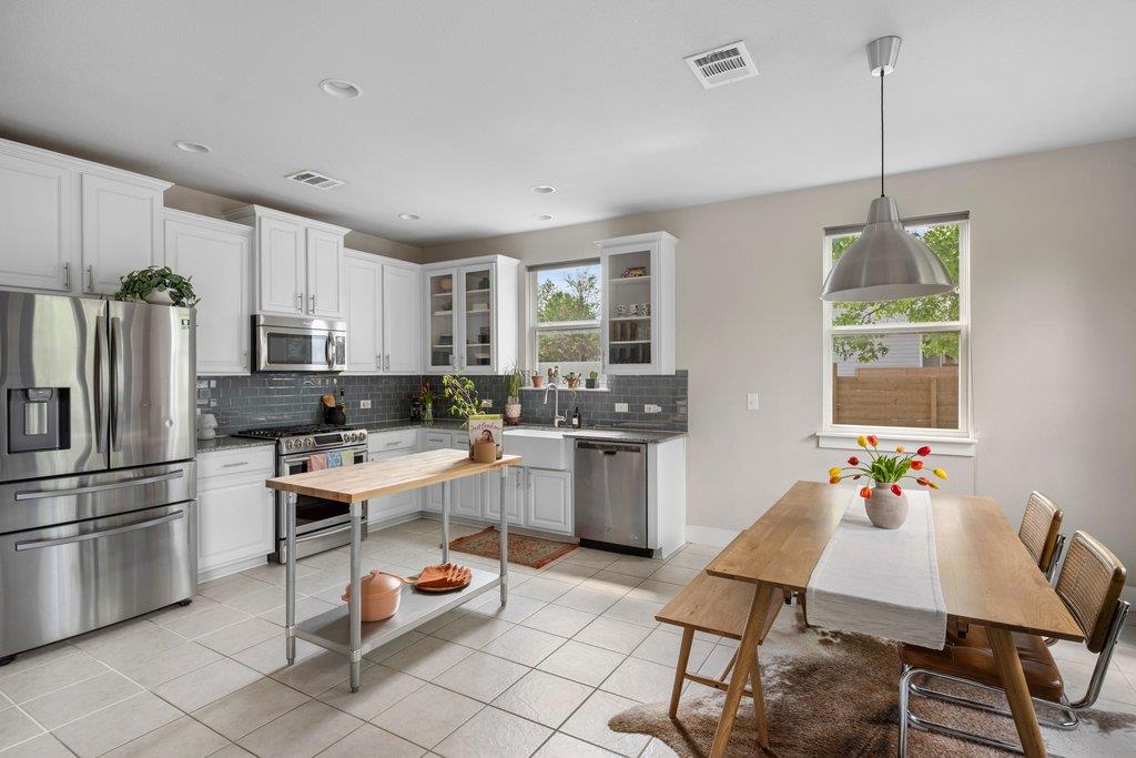 610 Bernstein St # 14, Austin, TX 78745