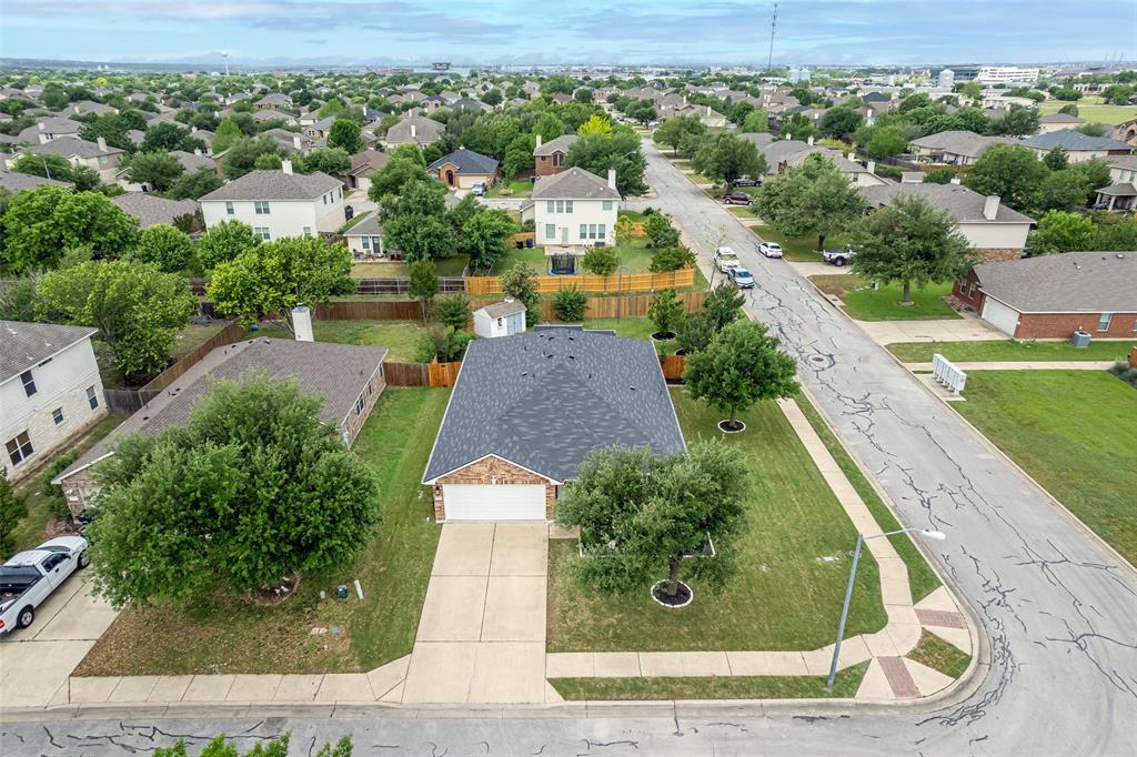 129 Aguilar Dr, Hutto, TX 78634