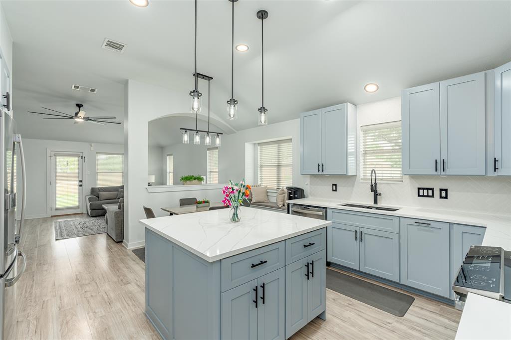 129 Aguilar Dr, Hutto, TX 78634