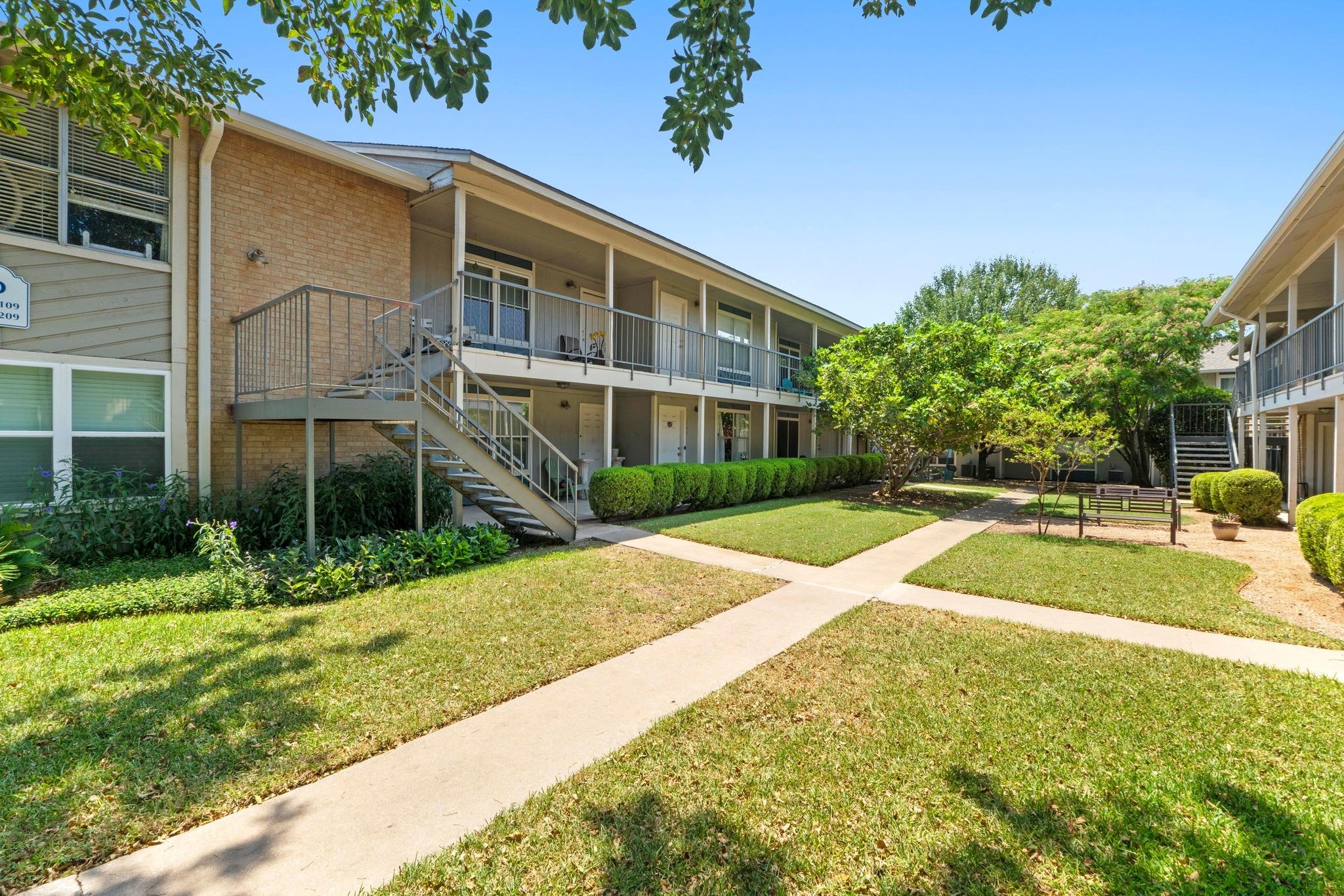 2450 Ashdale Dr # D-106, Austin, TX 78757