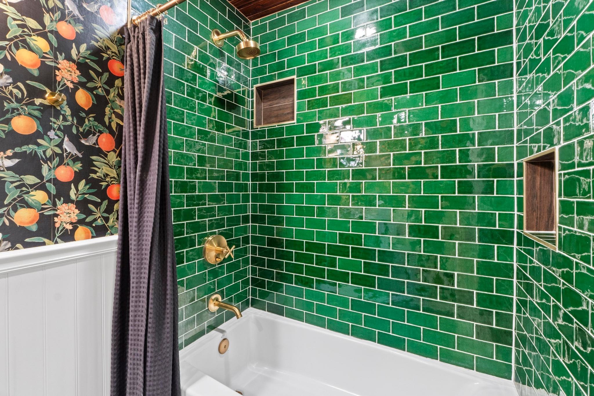 2450 Ashdale Dr # D-106, Austin, TX 78757