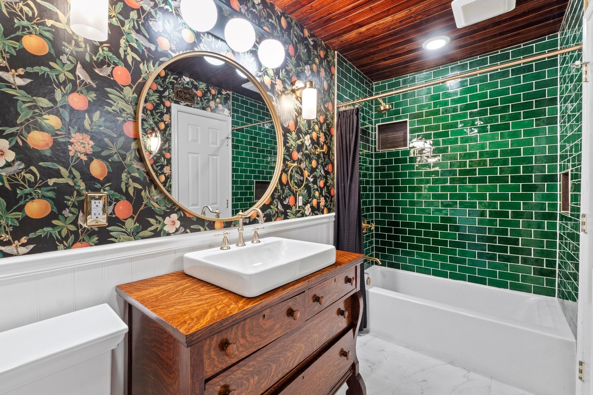 2450 Ashdale Dr # D-106, Austin, TX 78757