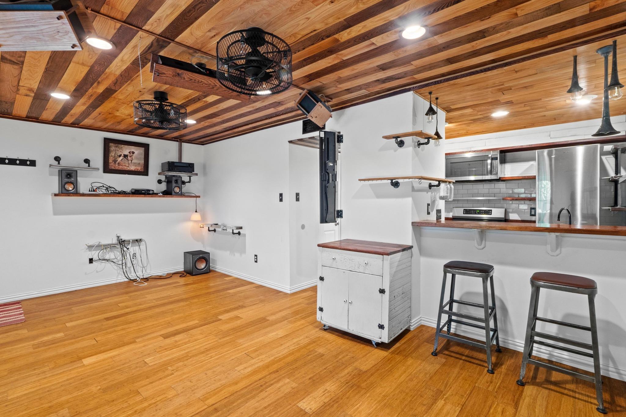 2450 Ashdale Dr # D-106, Austin, TX 78757