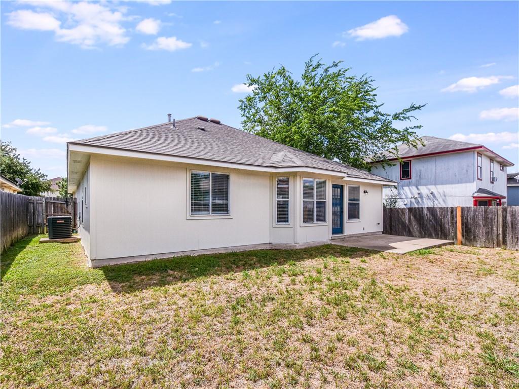 7220 Black Panda Trl, Del Valle, TX 78617