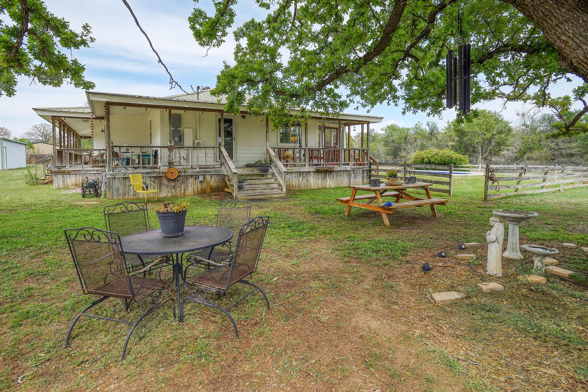 358 Lower Red Rock Rd, Bastrop, TX 78602