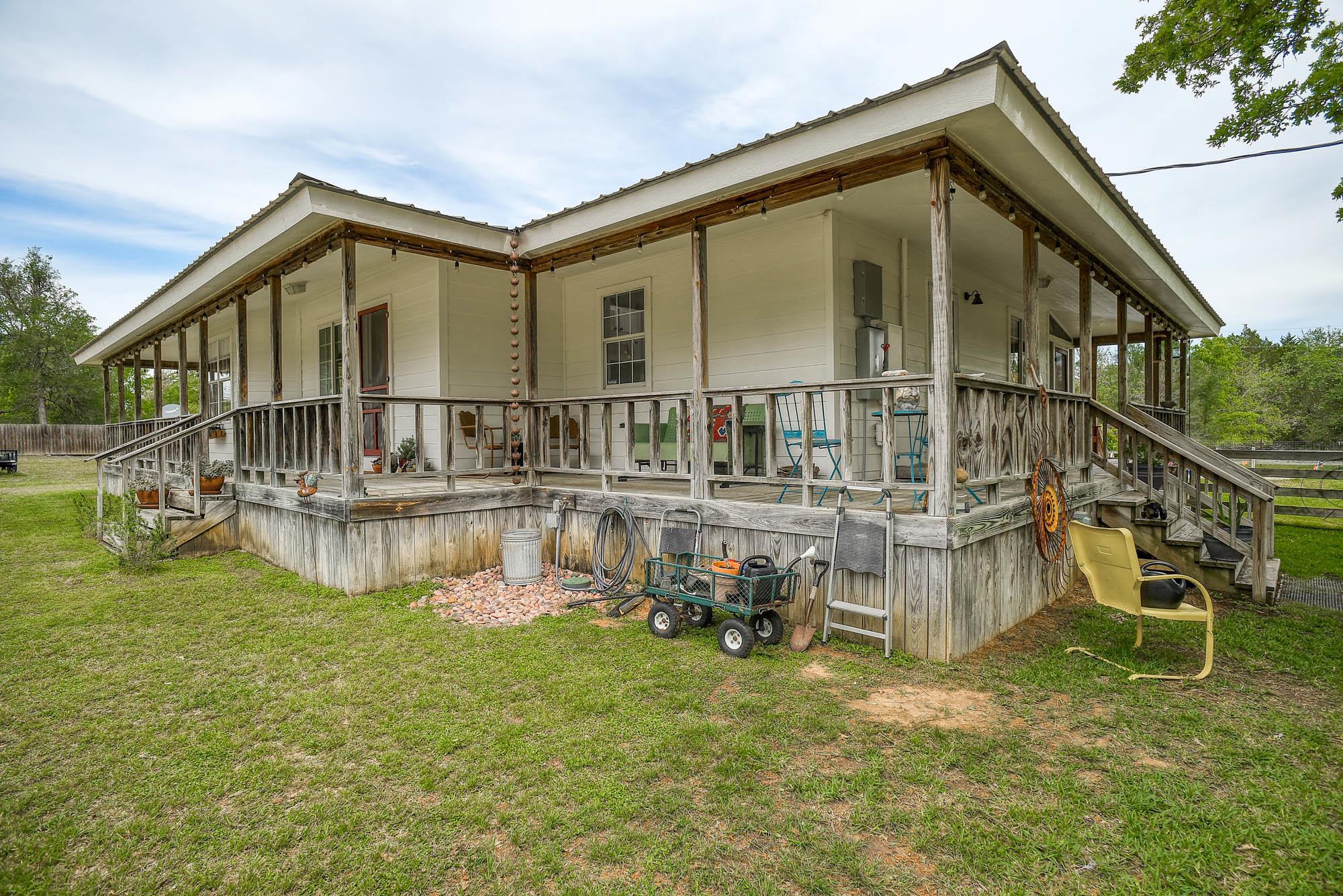358 Lower Red Rock Rd, Bastrop, TX 78602