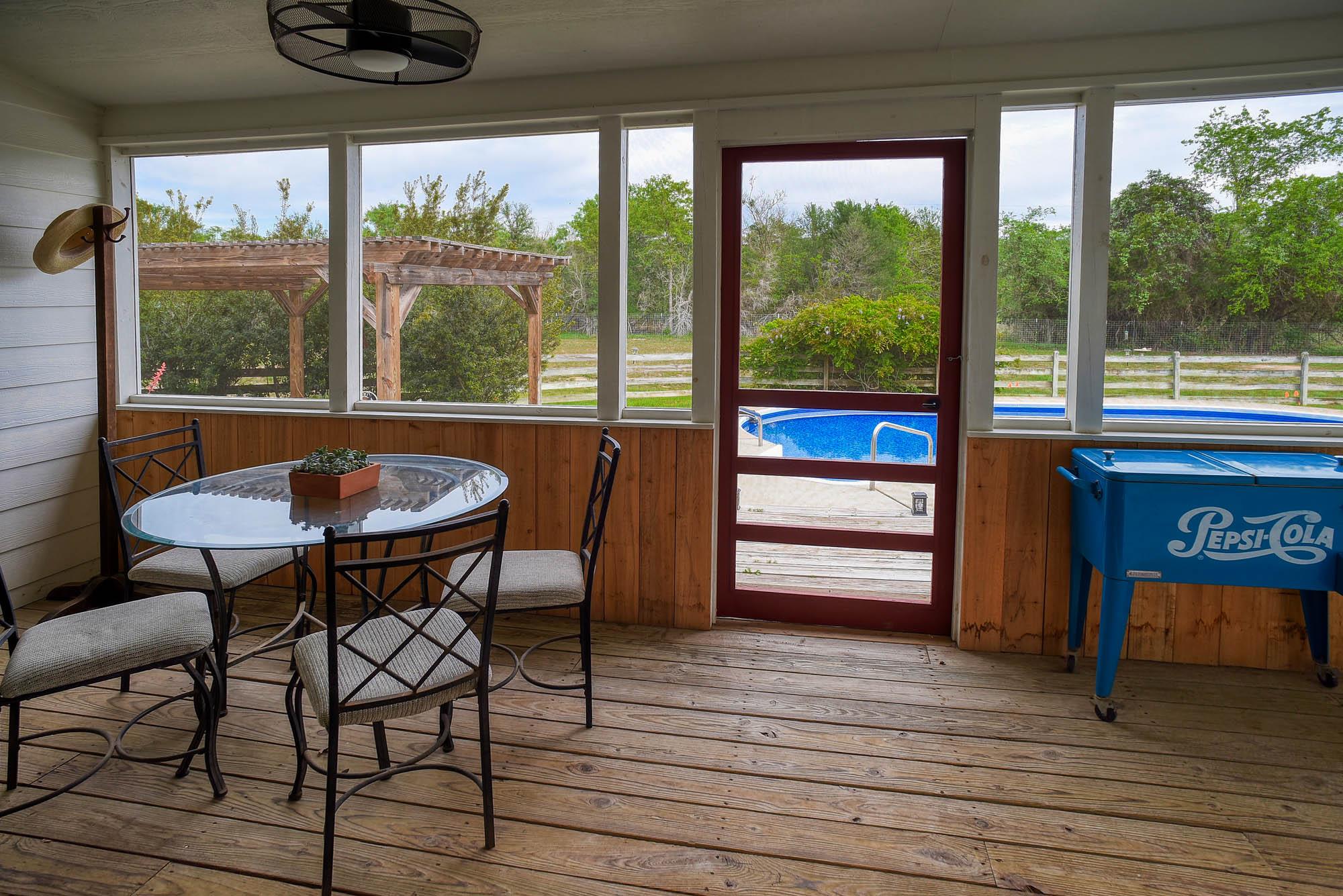 358 Lower Red Rock Rd, Bastrop, TX 78602