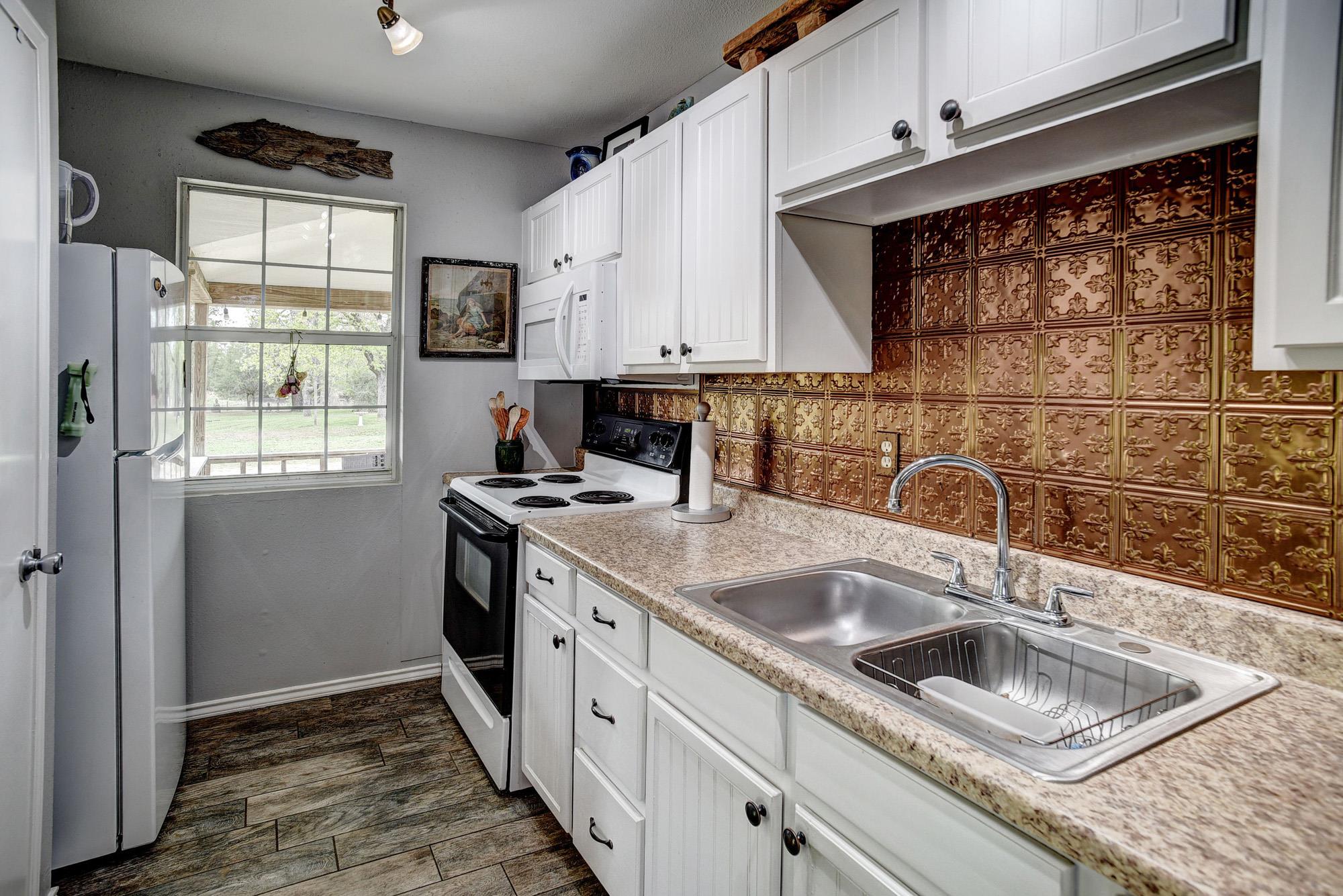 358 Lower Red Rock Rd, Bastrop, TX 78602